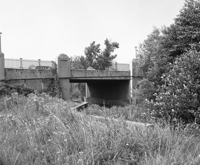 Monument Bridge over the Basingstoke Canal, Woking